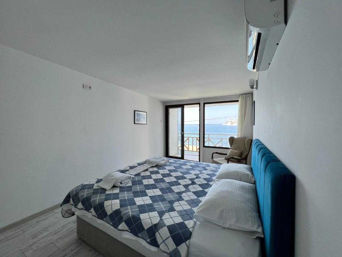 Giritli Rum Meyhanesi & Butik Otel Karaburun  Buitenkant foto