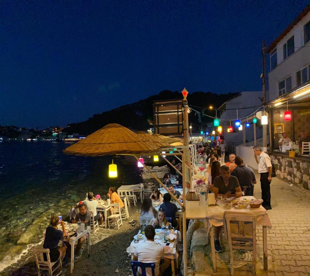 Giritli Rum Meyhanesi & Butik Otel Karaburun  Buitenkant foto