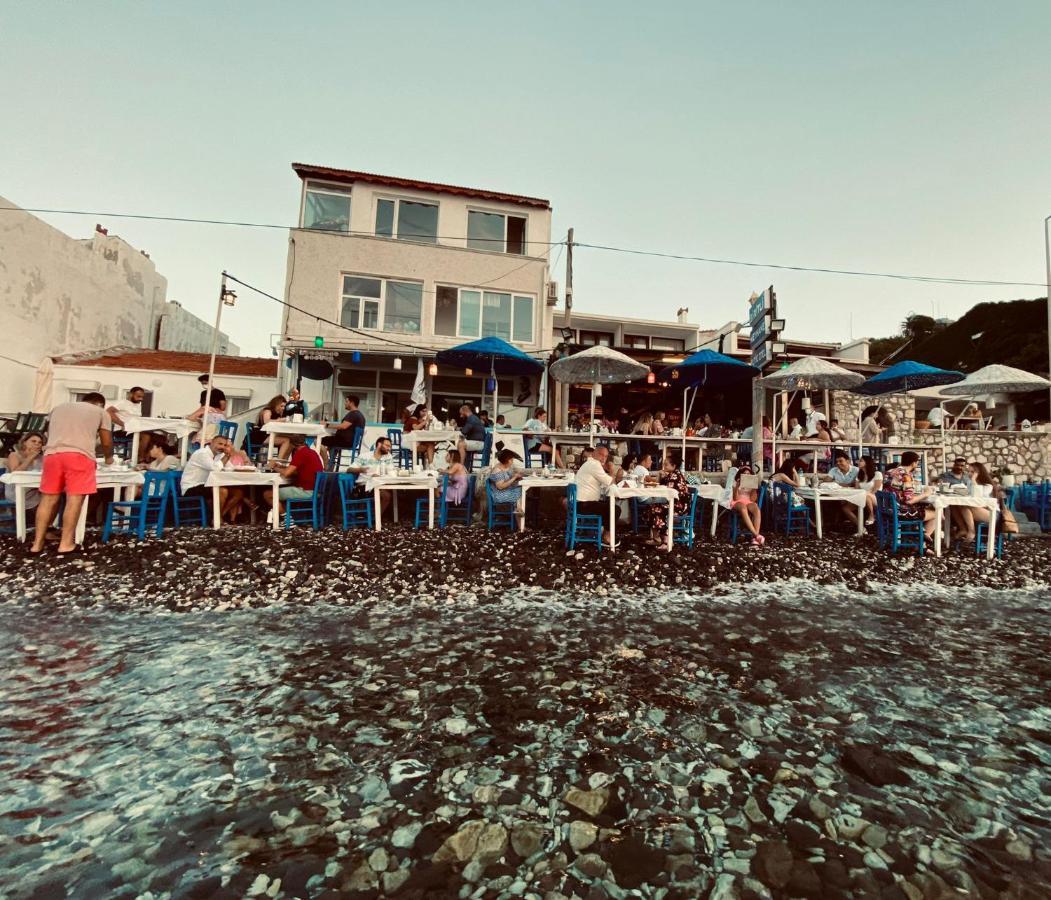Giritli Rum Meyhanesi & Butik Otel Karaburun  Buitenkant foto