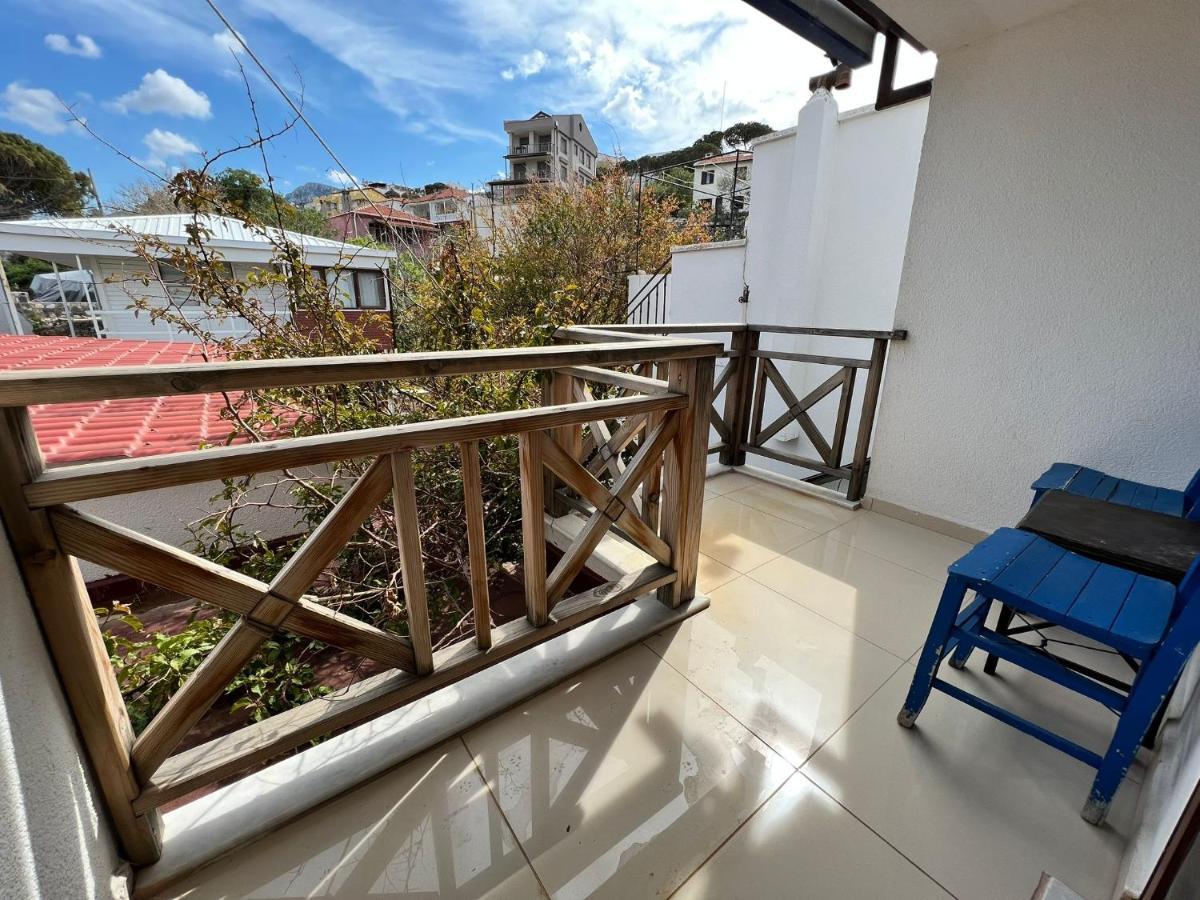 Giritli Rum Meyhanesi & Butik Otel Karaburun  Buitenkant foto